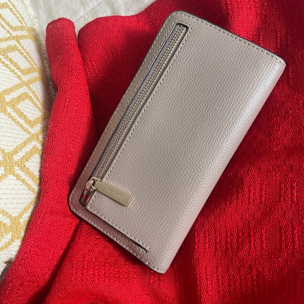 KATE SPADE WALLET🖤 - Picture 4 of 6